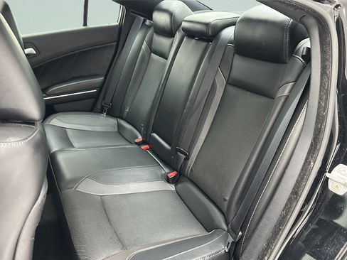 Used 2015 Dodge Charger SXT w/ AWD Plus Group image 11
