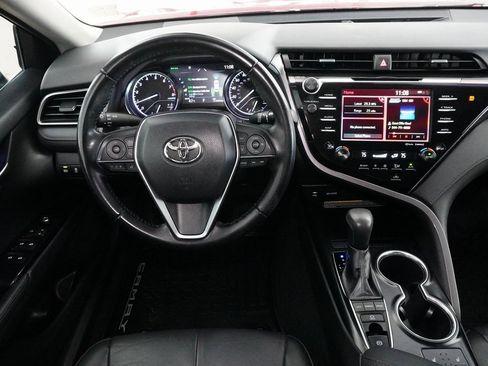 Used 2019 Toyota Camry XLE image 21