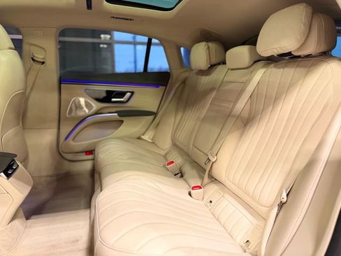 Used 2023 Mercedes-Benz EQS 580 4MATIC Sedan image 21