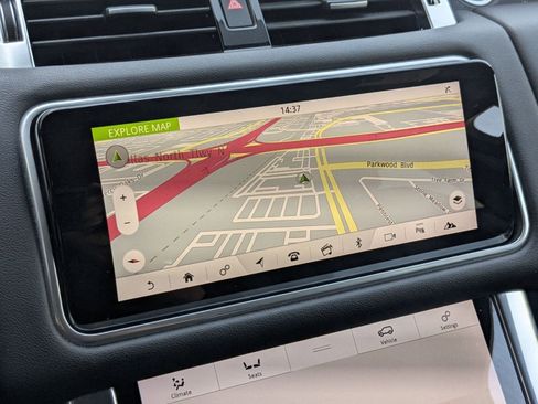 Used 2021 Land Rover Range Rover Sport HSE Silver Edition image 18