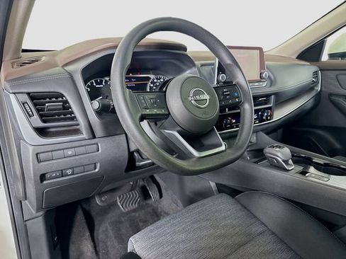 Used 2023 Nissan Rogue SV AWD/4WD image 18