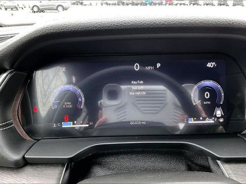 Used 2024 Jeep Grand Cherokee Limited image 19