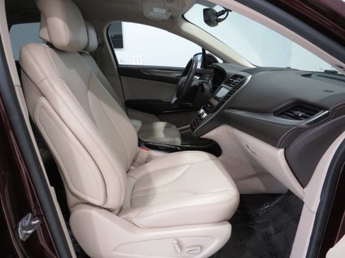 Used 2018 Lincoln MKC Premiere FWD image 11