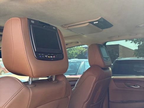 Used 2015 Cadillac Escalade Platinum AWD/4WD image 28