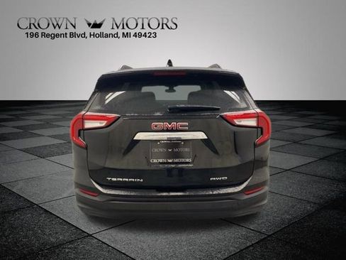 Used 2022 GMC Terrain SLE w/ Driver Convenience Package image 5