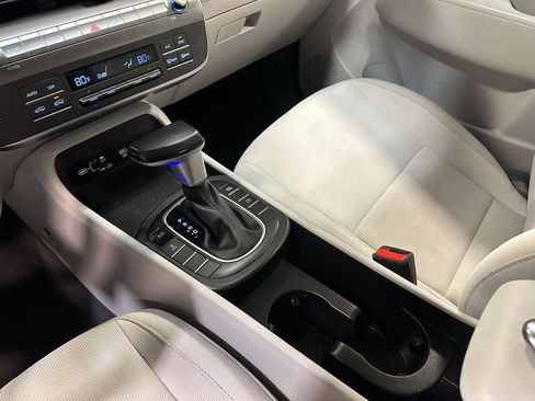Used 2025 Hyundai Kona SEL AWD/4WD image 66