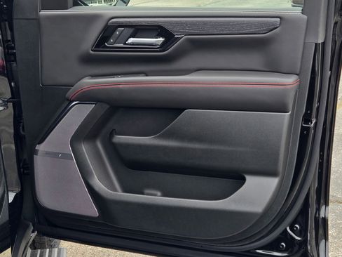 New 2026 GMC Yukon AT4 Ultimate w/ LPO, Floor Liner Package AWD/4WD image 15