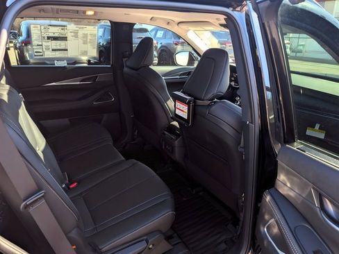 Certified 2026 INFINITI QX60 Luxe w/ Family Package AWD/4WD image 20