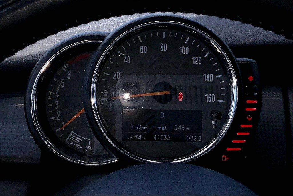 Used 2016 MINI Cooper 4-Door Hardtop FWD image 17