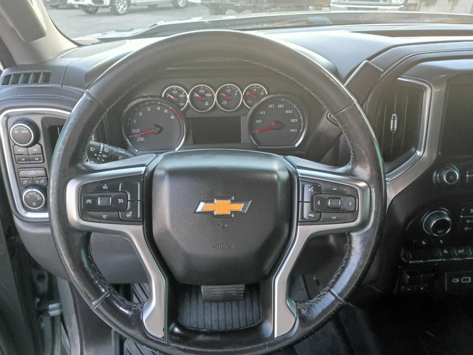 Used 2021 Chevrolet Silverado 1500 LT w/ Z71 Off-Road Package AWD/4WD image 17