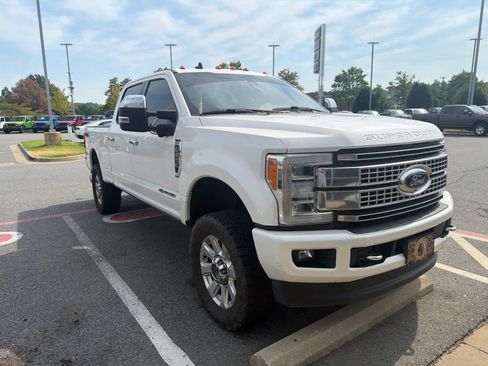 Used 2019 Ford F250 Platinum w/ Platinum Ultimate Package AWD/4WD image 2