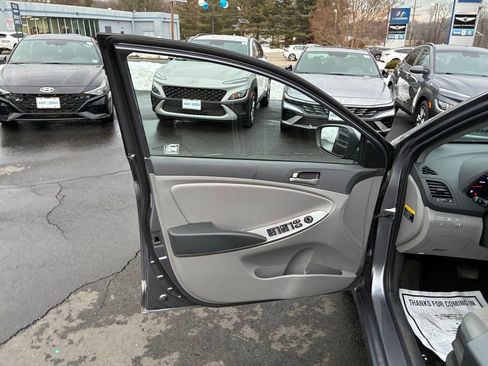 Used 2016 Hyundai Accent SE image 35