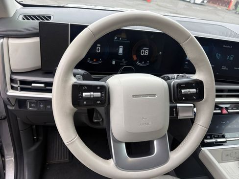 Used 2025 Hyundai Santa Fe SEL image 32