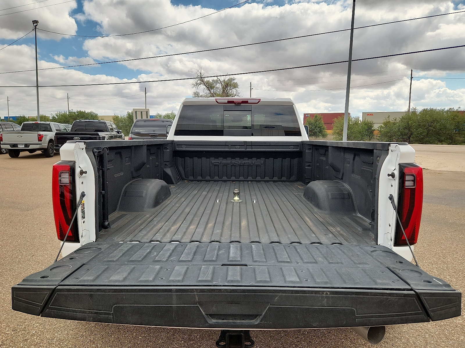 Used 2024 GMC Sierra 3500 Denali Ultimate AWD/4WD image 11