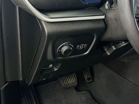 Used 2023 Jeep Grand Cherokee Altitude AWD/4WD image 17
