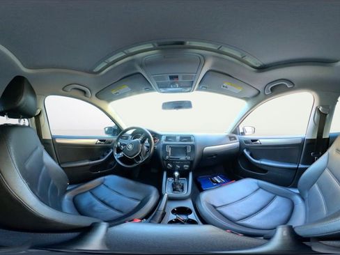 Used 2017 Volkswagen Jetta SE image 33
