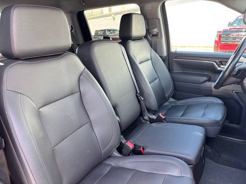 Used 2023 GMC Sierra 1500 SLT w/ X31 Off-Road Package AWD/4WD image 31