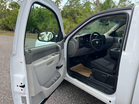 Used 2010 Chevrolet Silverado 1500 W/T AWD/4WD image 9