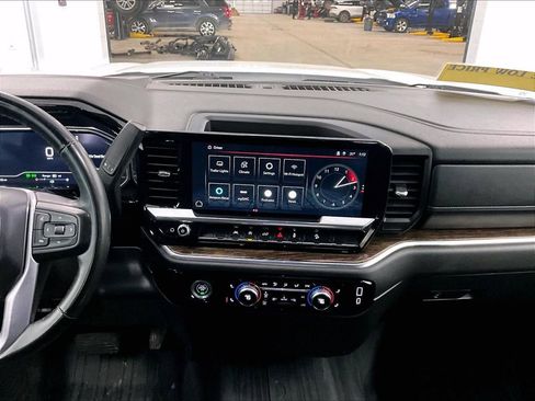 Used 2024 GMC Sierra 1500 Elevation image 18