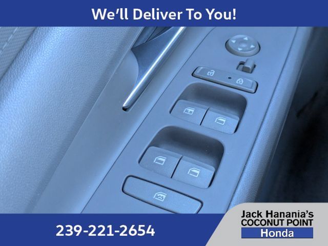 Used 2021 Hyundai Elantra SE FWD image 23