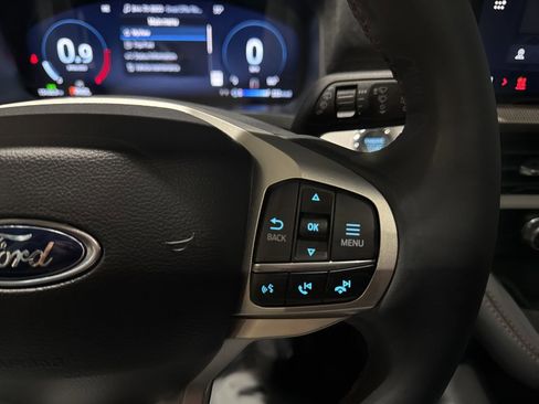 Certified 2025 Ford Explorer Active w/ Active Comfort Package image 32