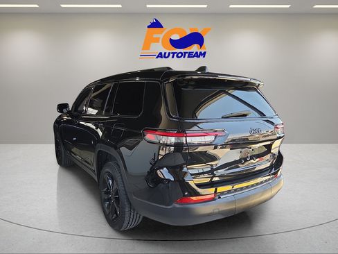 Used 2025 Jeep Grand Cherokee L Limited w/ Black Appearance Package RWD image 3