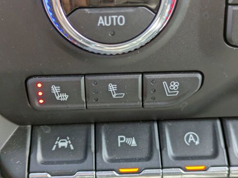 Used 2020 GMC Sierra 1500 SLT image 23