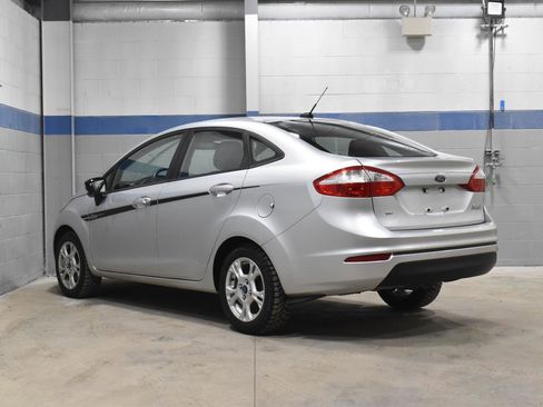 Used 2014 Ford Fiesta SE image 21
