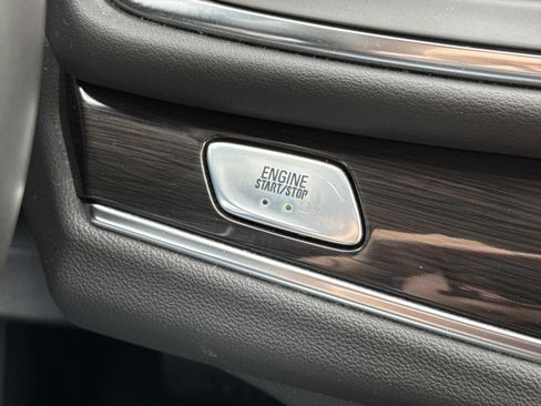 Used 2018 Buick Enclave Essence AWD/4WD image 20