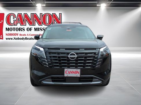New 2026 Nissan Pathfinder Platinum FWD image 2