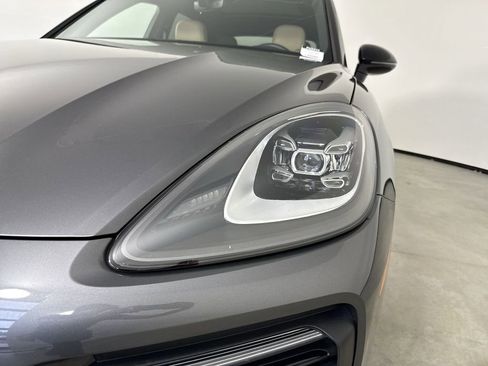 Certified 2023 Porsche Cayenne AWD/4WD image 11