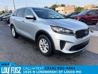 Used 2019 Kia Sorento FWD V6 video 1