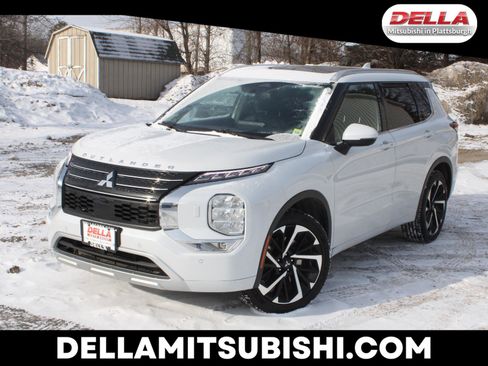 Used 2022 Mitsubishi Outlander SEL image 1