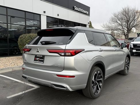 Used 2025 Mitsubishi Outlander SEL image 7