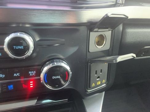 Used 2024 Ford F250 Lariat w/ Lariat Ultimate Package image 26