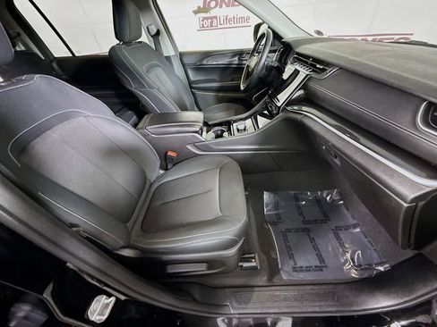 Used 2021 Jeep Grand Cherokee L Laredo w/ Luxury Tech Group I image 30