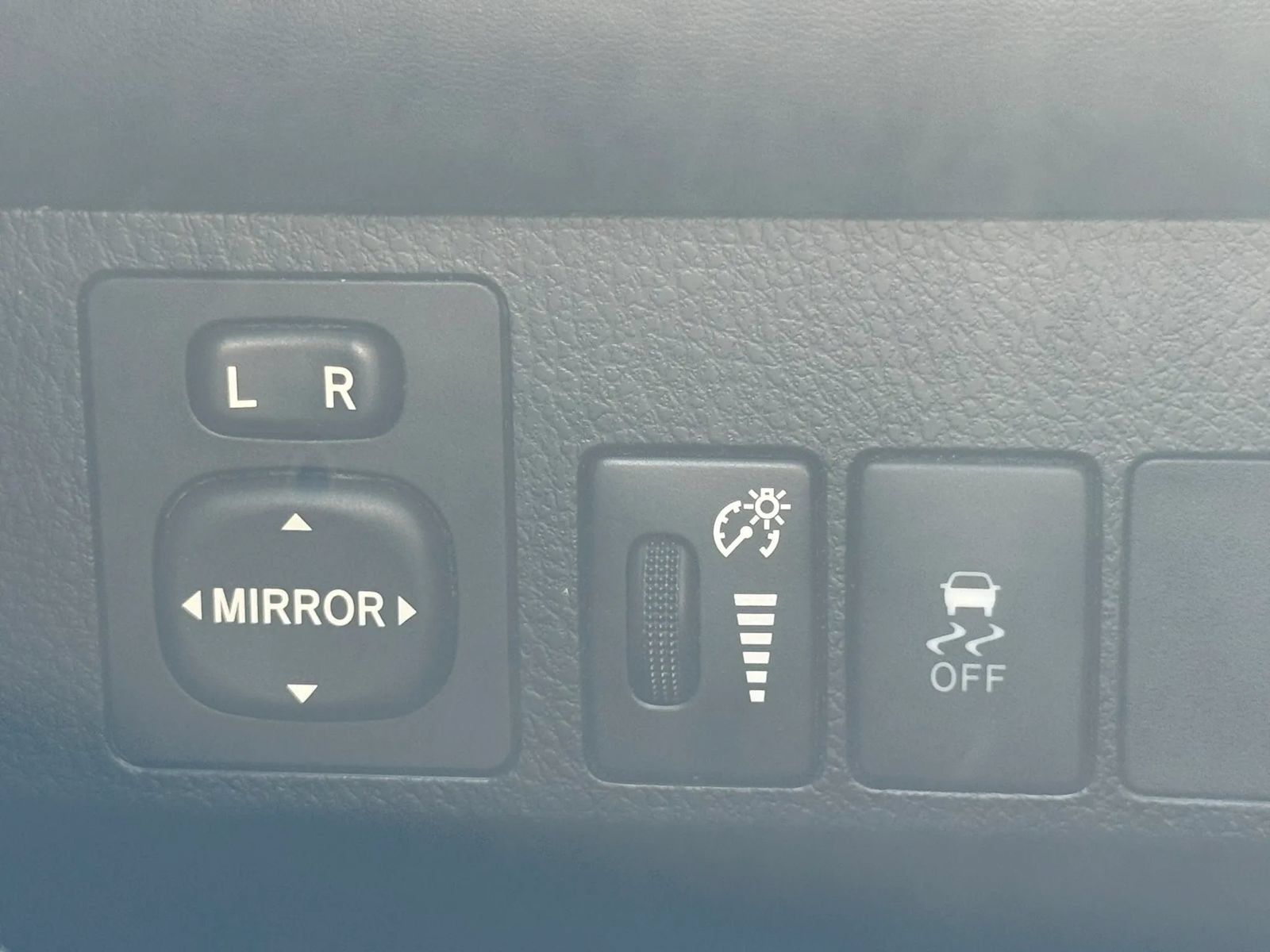 Used 2013 Toyota RAV4 XLE AWD/4WD image 27