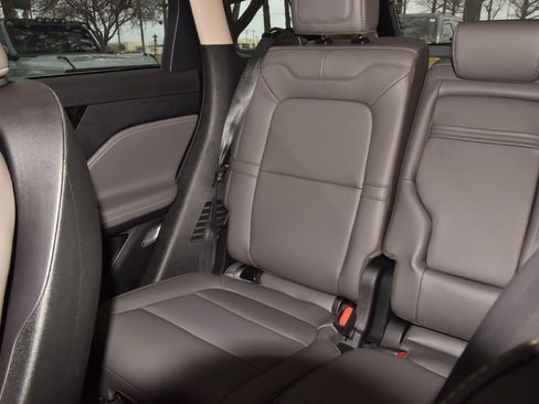 New 2026 Lincoln Corsair Premiere image 19