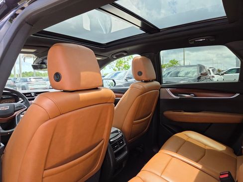 Used 2020 Cadillac XT5 Premium Luxury FWD image 19