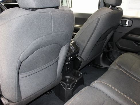 Used 2024 Jeep Wrangler Sahara image 20