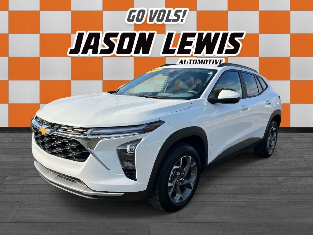 Used 2025 Chevrolet Trax LT FWD image 7