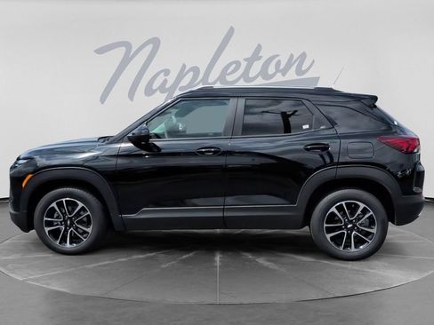 Used 2025 Chevrolet TrailBlazer LT FWD image 9