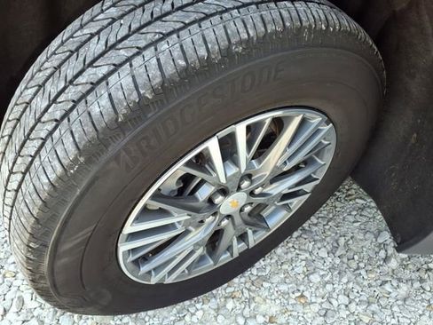 Used 2024 Chevrolet Traverse LT image 15