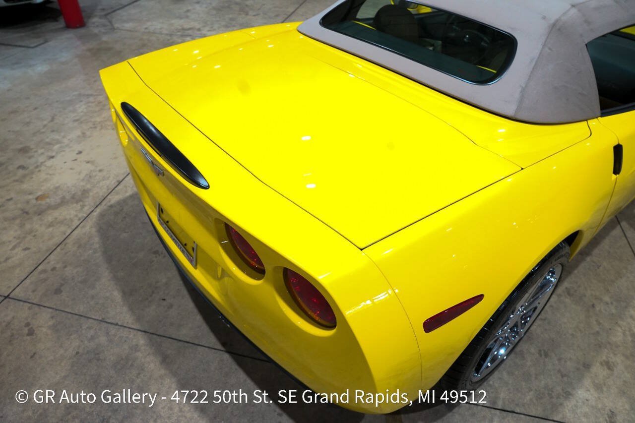 Used 2007 Chevrolet Corvette Convertible w/ Performance Package RWD image 34