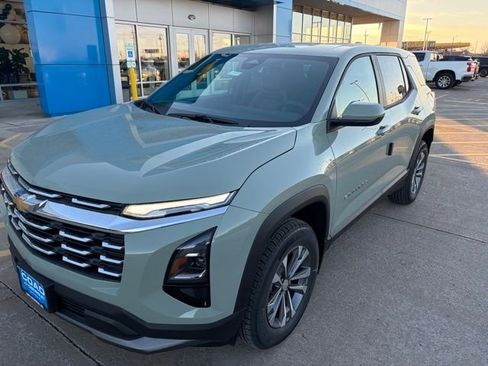 New 2026 Chevrolet Equinox LT w/ Convenience Package II image 3