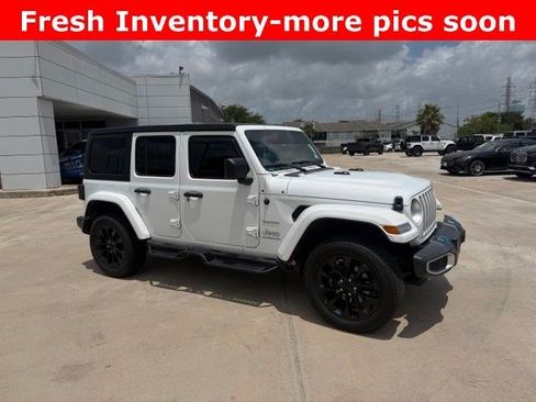 Used 2023 Jeep Wrangler Unlimited Sahara AWD/4WD image 2
