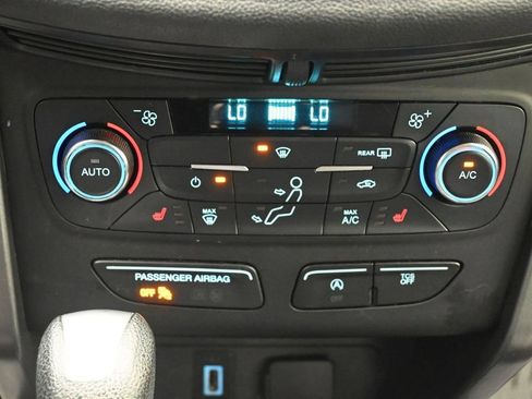Used 2017 Ford Escape SE w/ Equipment Group 201A FWD image 18
