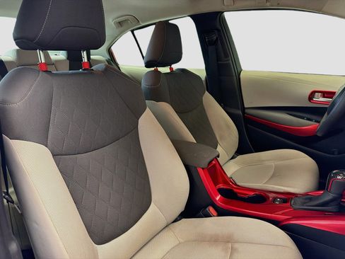 Used 2020 Toyota Corolla LE w/ Carpet Mat Package (TMS) FWD image 17