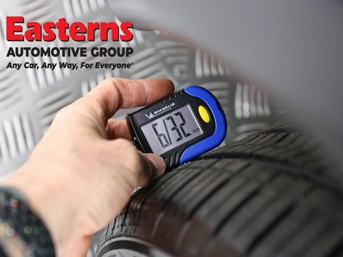 Used 2022 Tesla Model Y Long Range image 26