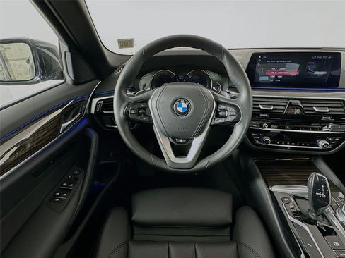 Used 2019 BMW 530i xDrive w/ Convenience Package image 11
